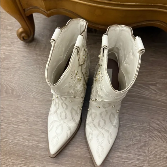 Elegant Cream Western Boots size 7 Women - Picture 5 of 6